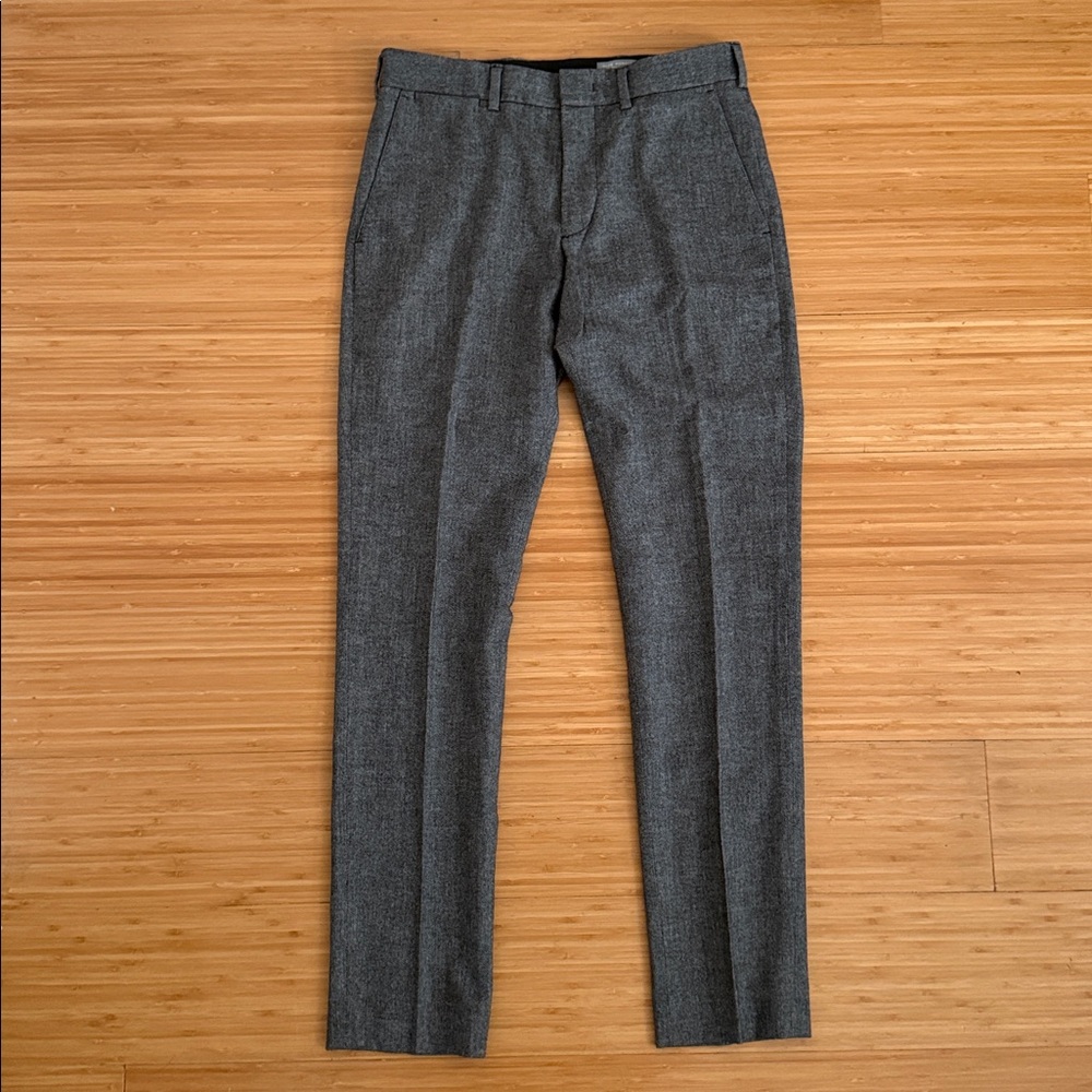 Club Monaco Connor Slim Fit Wool Dress Pants in Charcoal Gray, 29x32